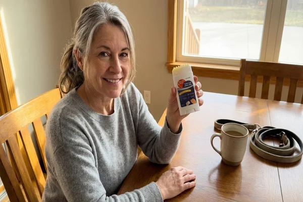 Step 1: Twist the gel stick